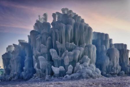 Silverthorne Ice Castle via Huffington Post Ryan Davis